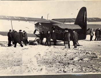 1S-01 Slobtsov group landing with the Uktus-Ivdel plane. Photo from Feb 22. Brusnitsyn archive.