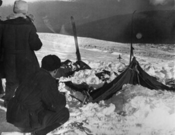 The tent partly cleared of the snow, 28 Feb 1959 - Vladislav Karelin and Yuri Koptelov, photo by Vadim Brusnitsyn, photo archive Aleksey Koskin