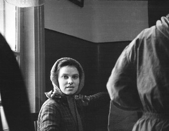 24 Jan 1959, Serov, 41st school, the group is preparing for the trek. Zina Kolmogorova is holding a piece of felt.